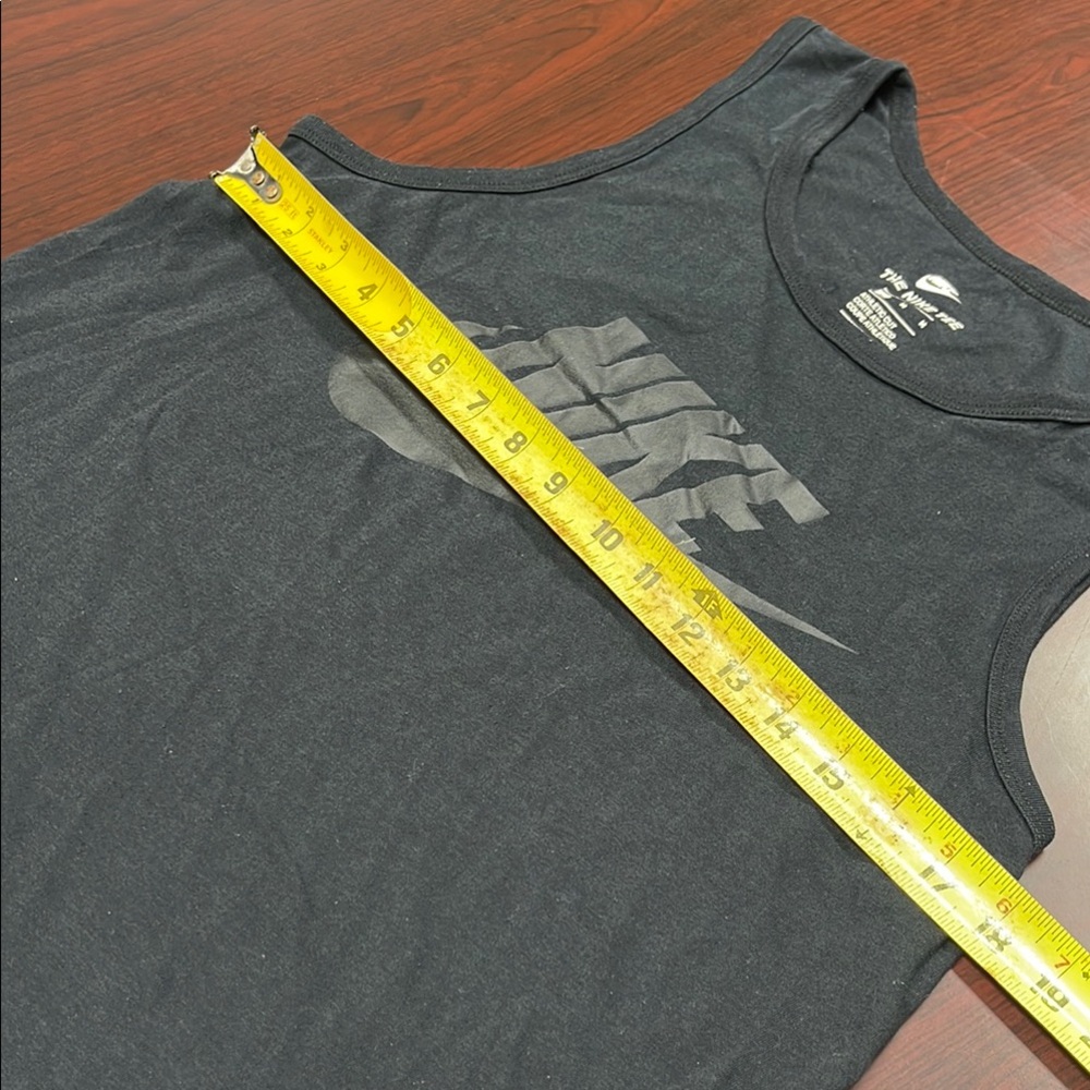 Like New, Unisex Nike Black Tank Top - Picture 4 of 7